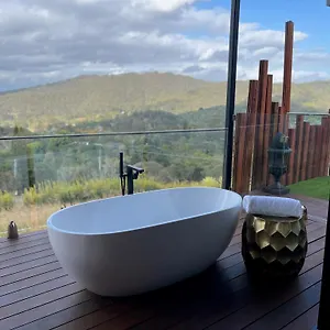 Villa On Eagle Wings Mountain Retreat &, Neranwood